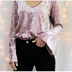 Chenault Pink Crushed Velvet Bell Sleeve Top V-Neck Keyhole‎ Top Size PM